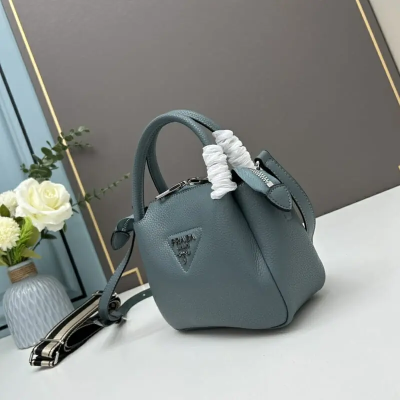 prada aaa qualite sac a main  pour femme s_12107321